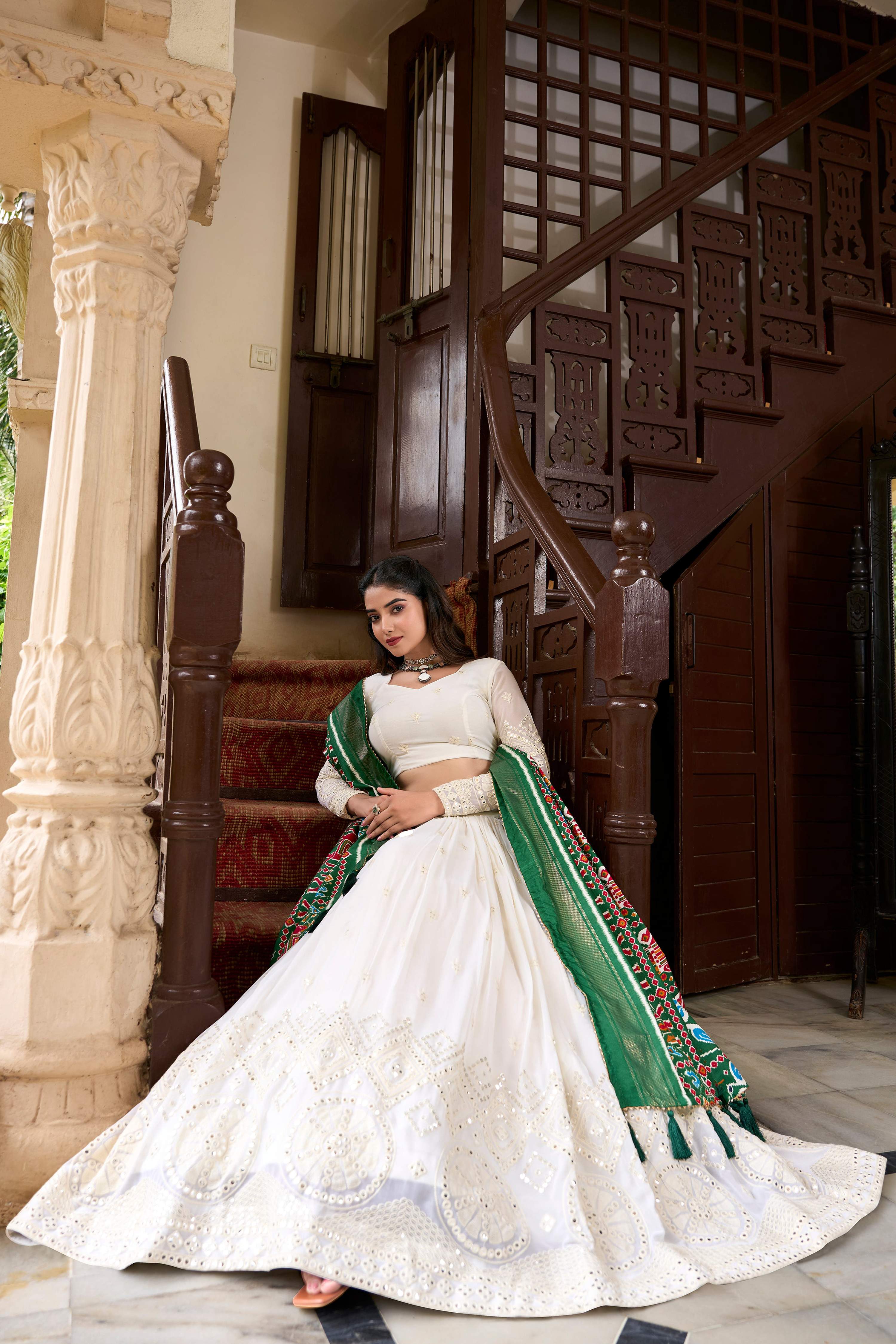 Lorenvalley Fashion White Georgette Lucknowi Paper Mirror Work Lehenga Choli with Dupatta