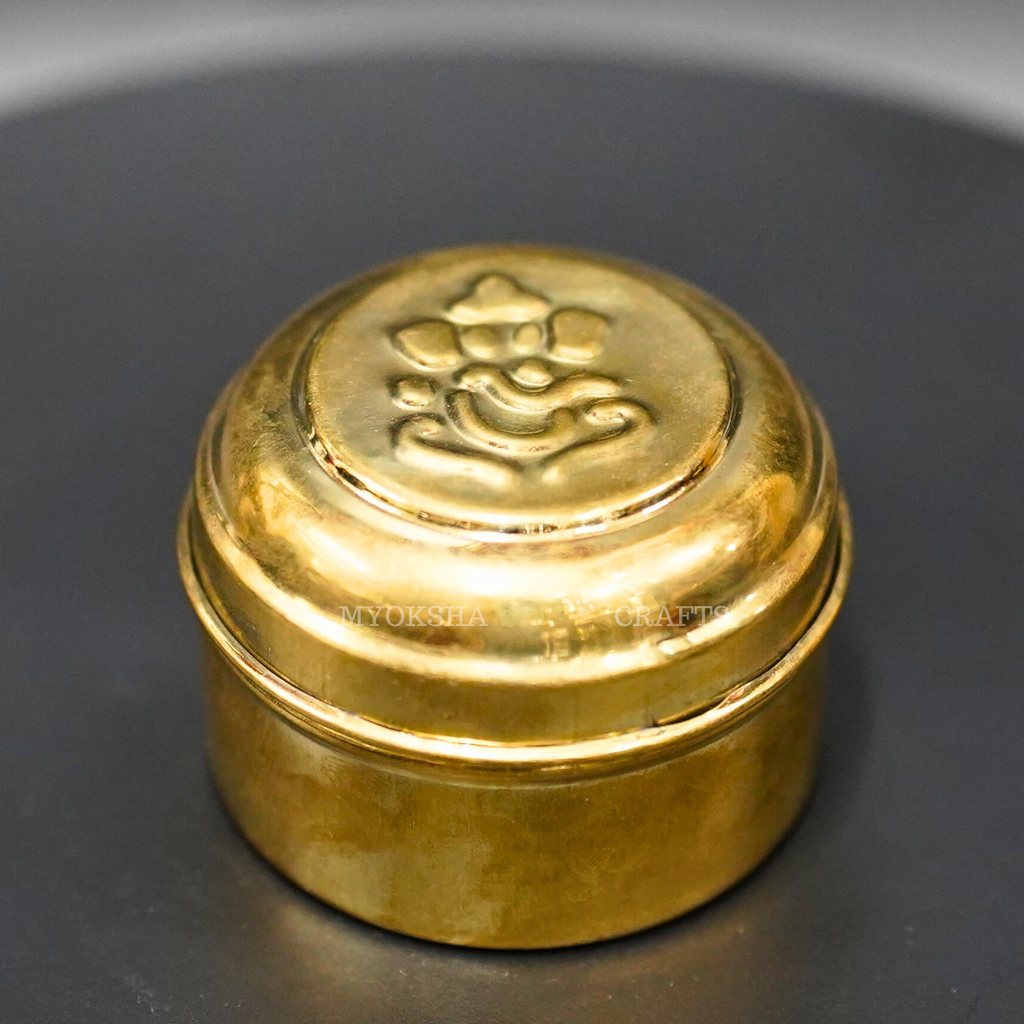 Brass Sampusta: Exquisite Decorative Accent for Homes