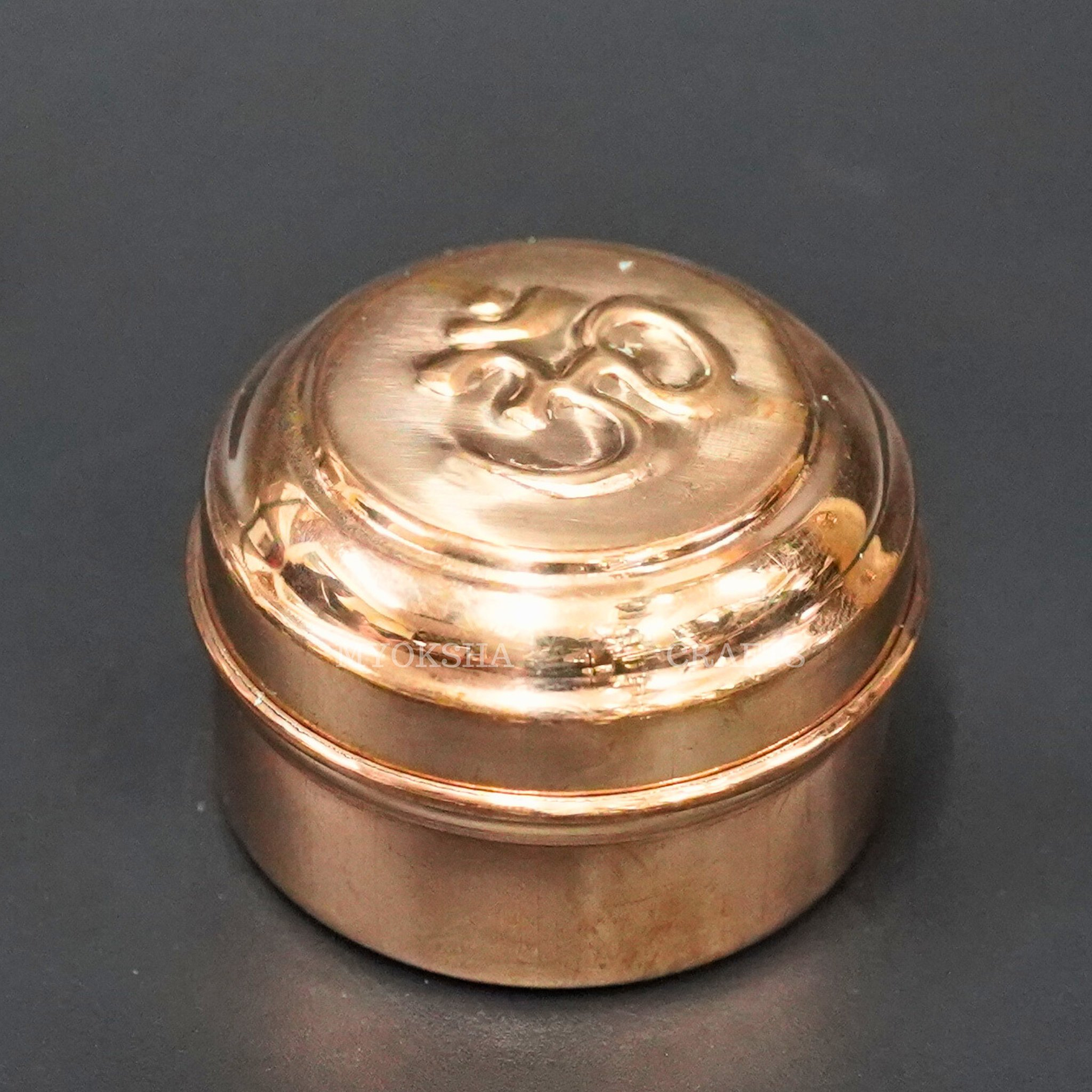 Copper Gleam Sampusta: Artistic Delight for Home Decor