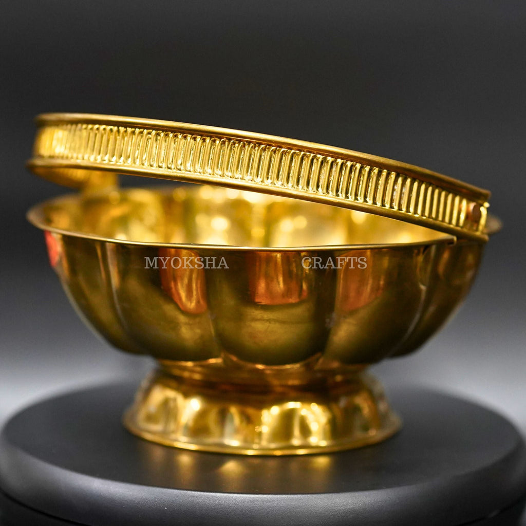 Brass Flower Basket: Elegant Floral Arrangement for Your Home