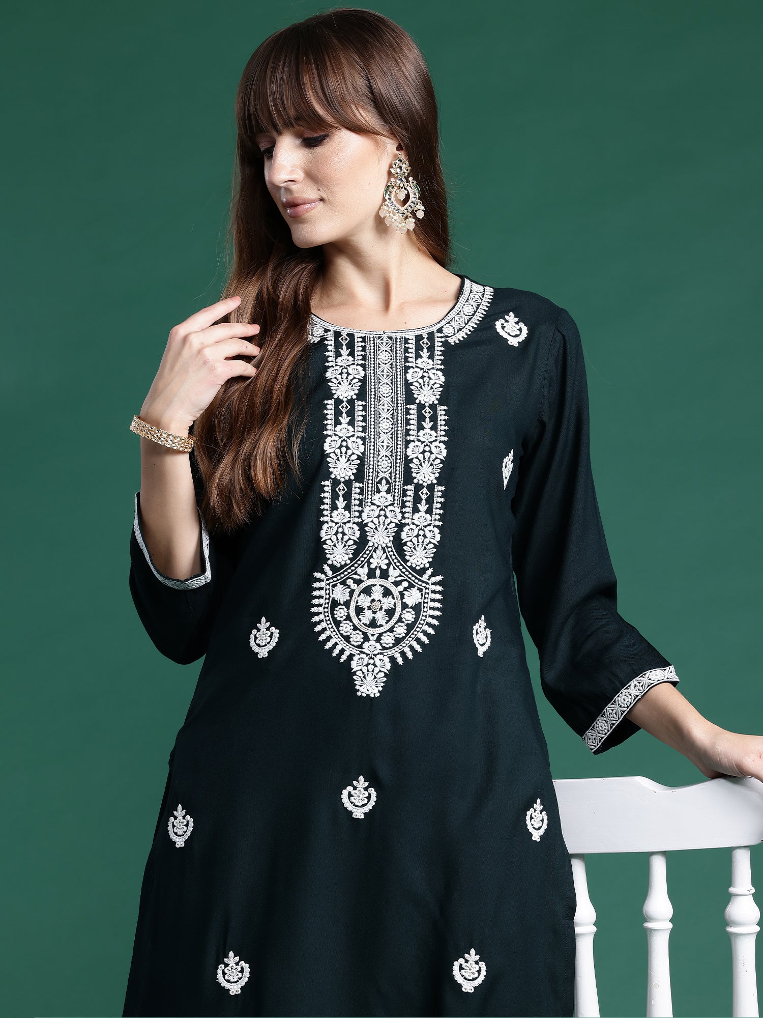 Indo Era Green Embroidered Straight Kurta - Distacart
