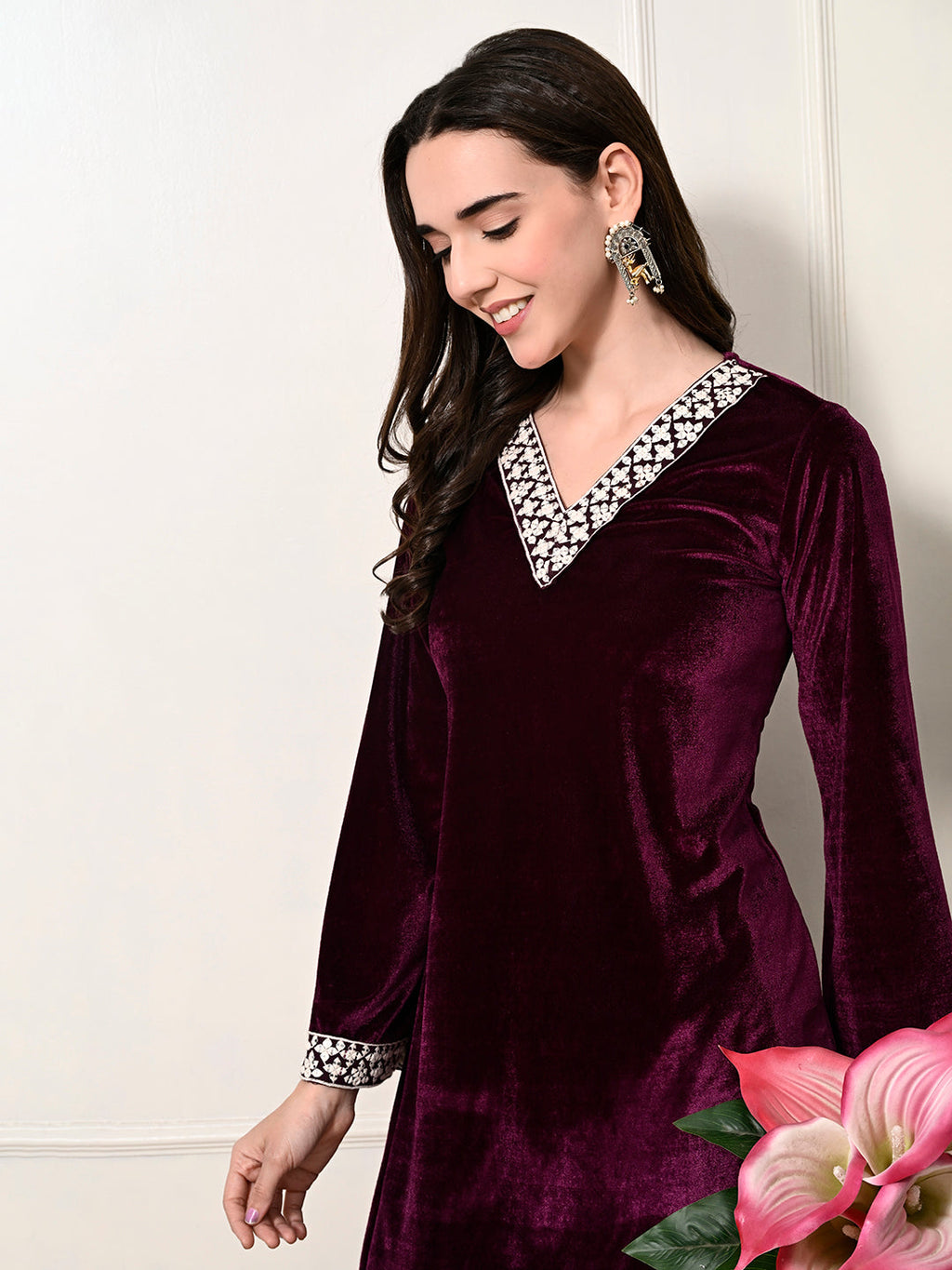 Myshka Women's Magenta Velvet Kurta Pant