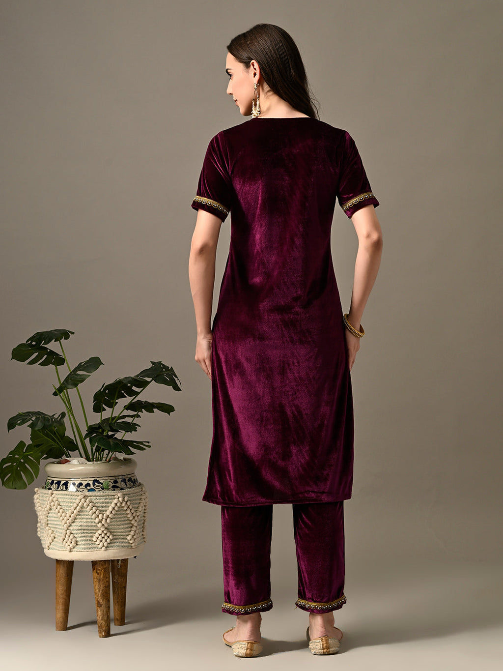 Myshka Women's Magenta Velvet Kurta Pant