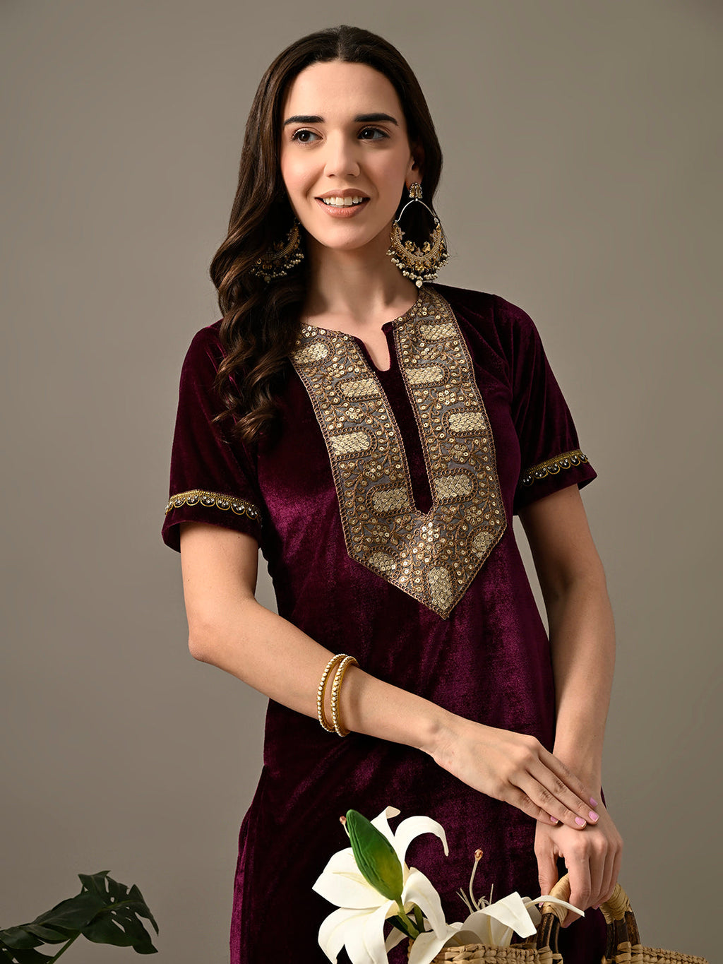 Myshka Women's Magenta Velvet Kurta Pant