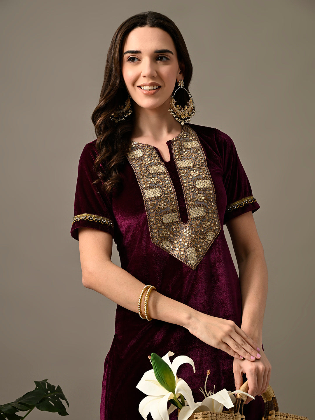 Myshka Women's Magenta Velvet Kurta Pant