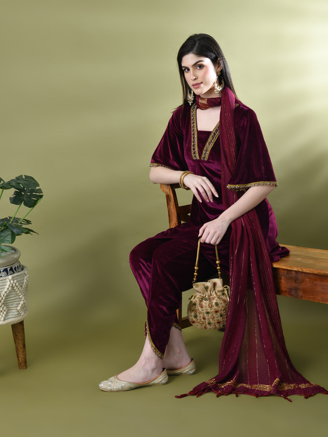 Myshka Women's Magenta Velvet Kurta Pant With Dupatta Set