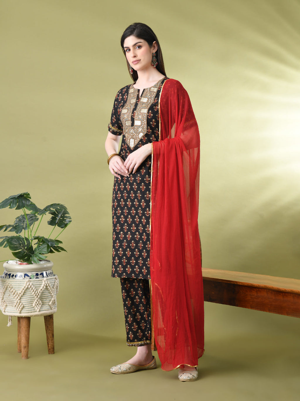 Myshka Women's Cotton Printed Kurta Set With Dupatta