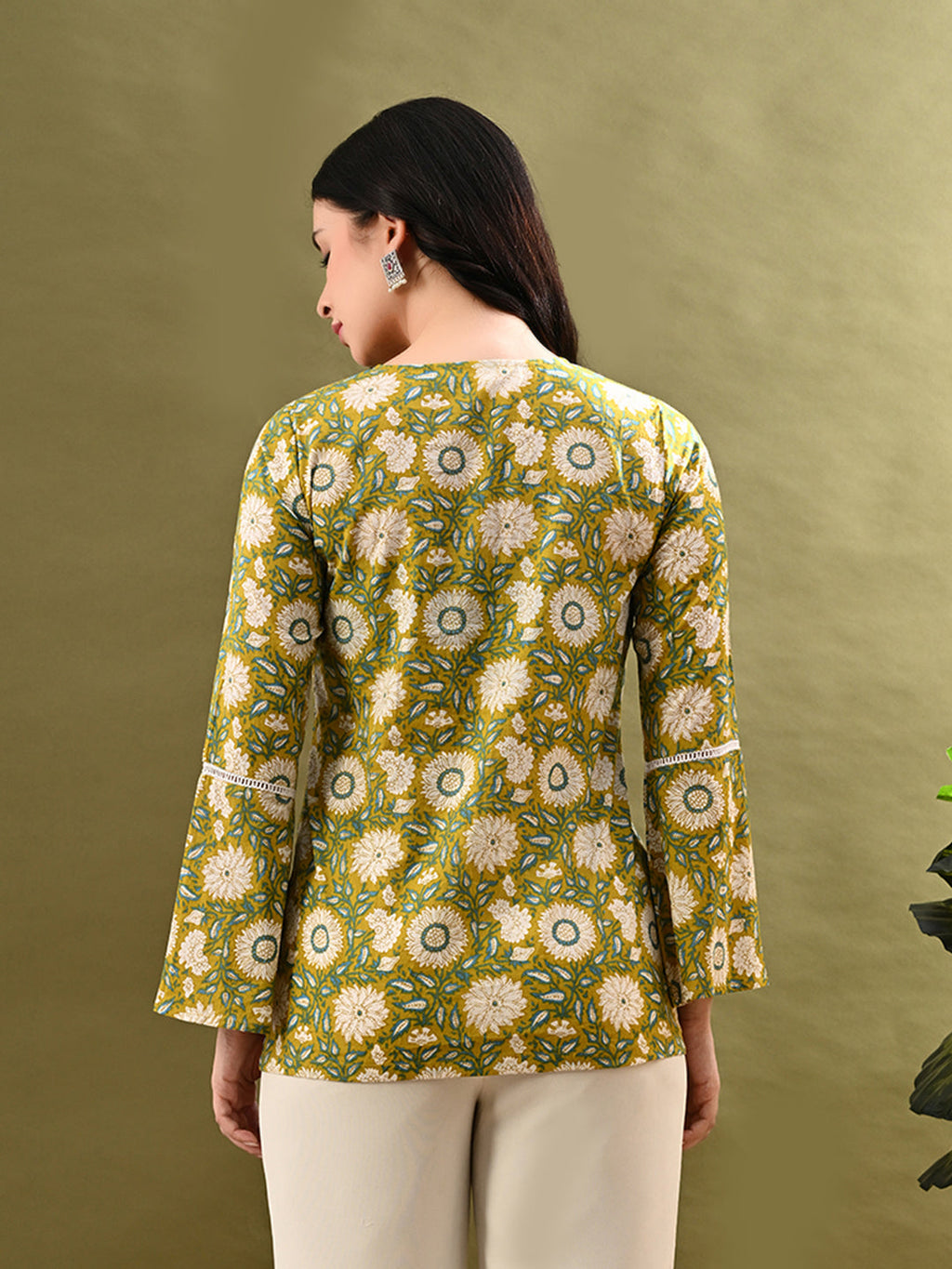 Myshka Women's Green Flower Printed Tunic With Lace