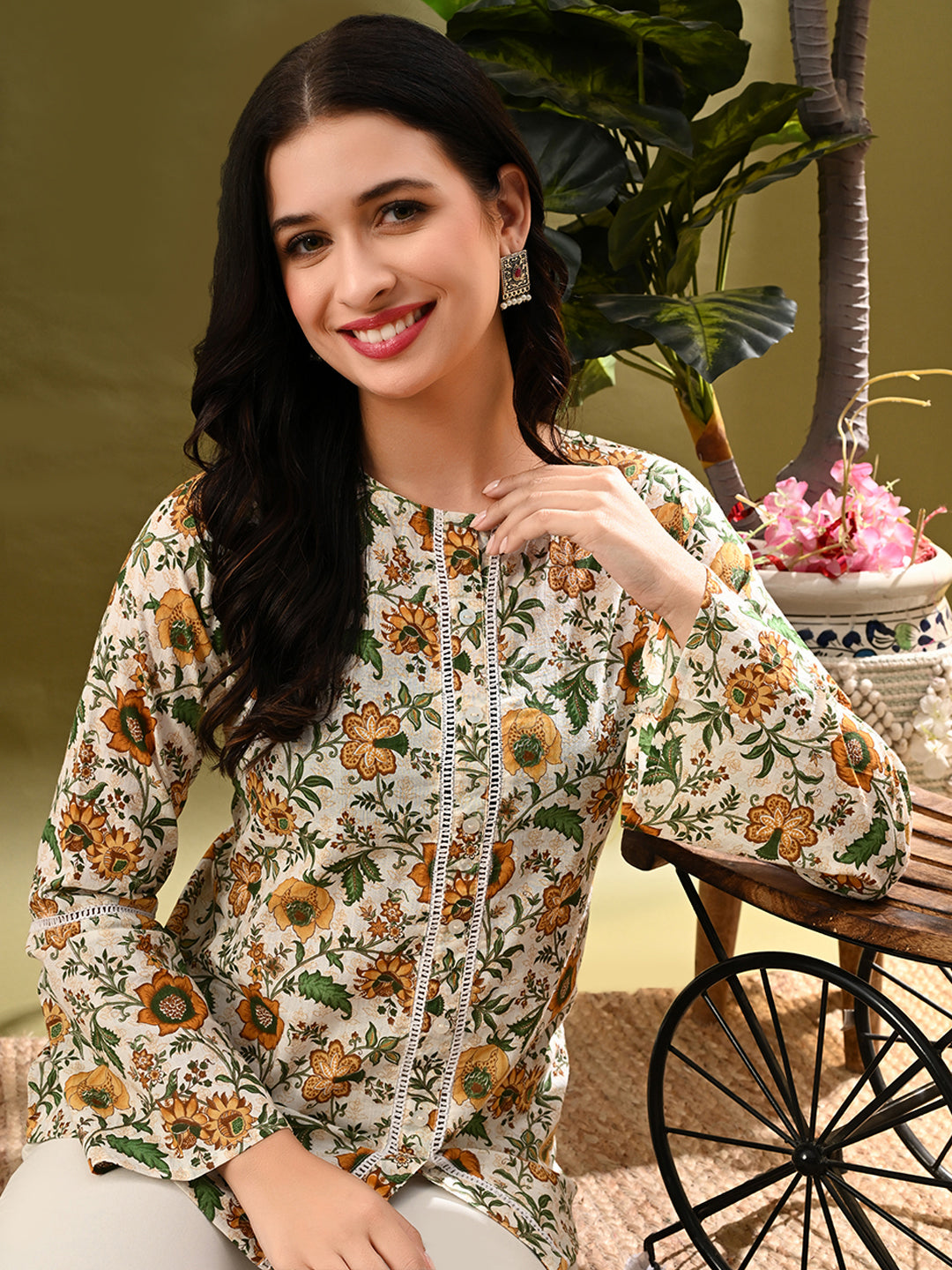 Myshka Women's Green Flower Printed Tunic With Lace