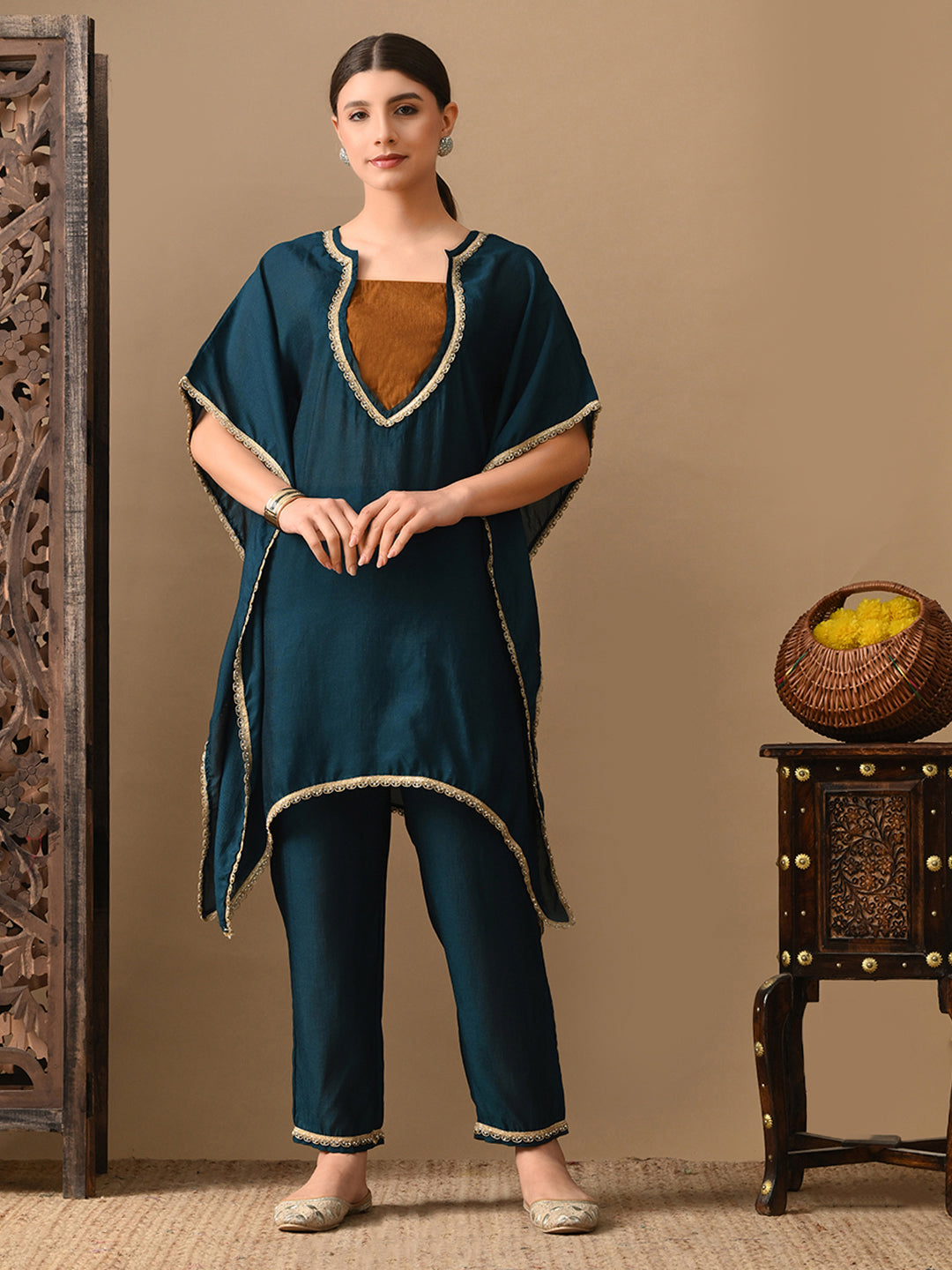 Myshka Green Silk Blend Kaftan Sweetheart Neck Short Sleeves Kurta Trousers With Dupatta