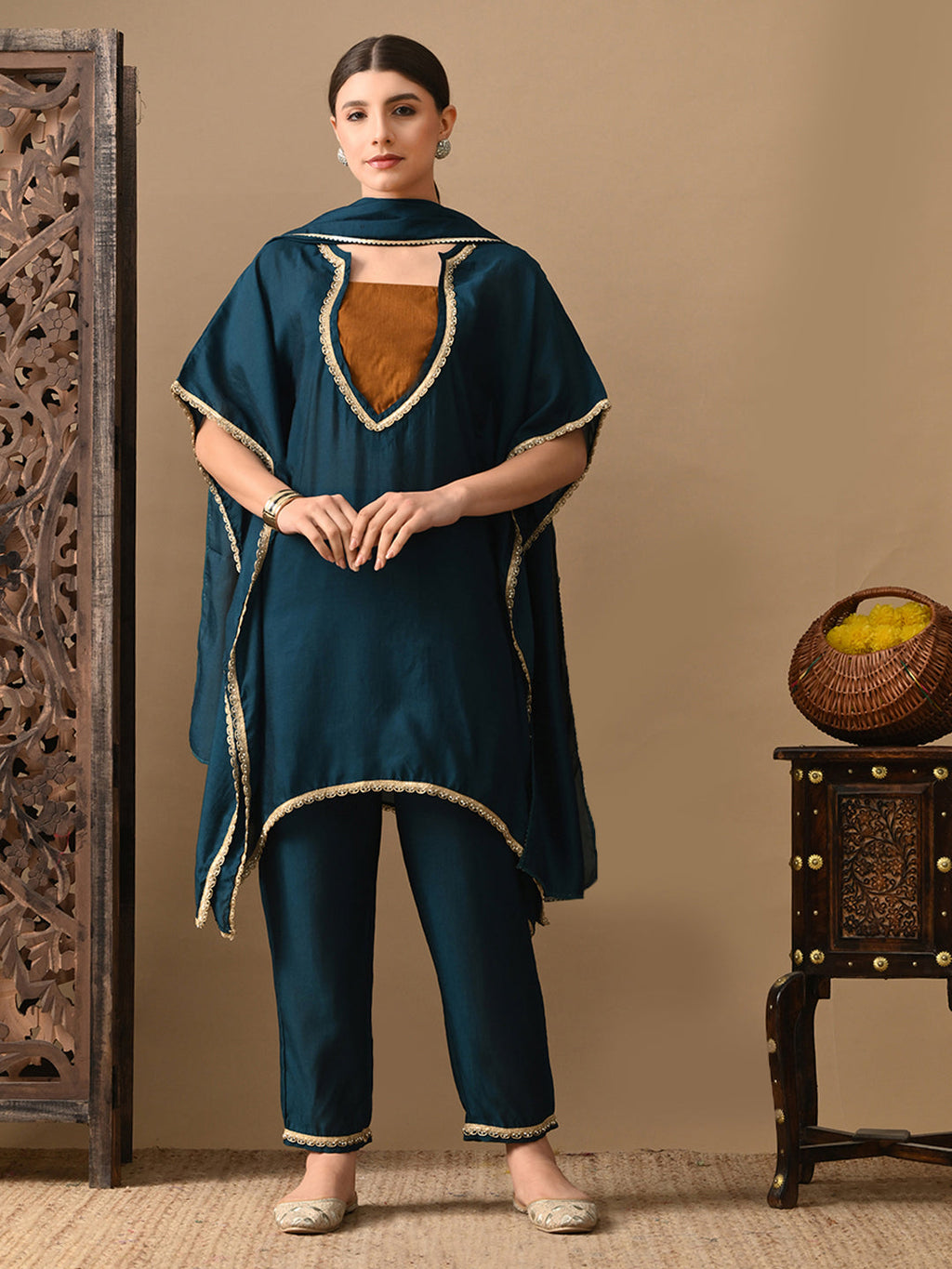 Myshka Green Silk Blend Kaftan Sweetheart Neck Short Sleeves Kurta Trousers With Dupatta