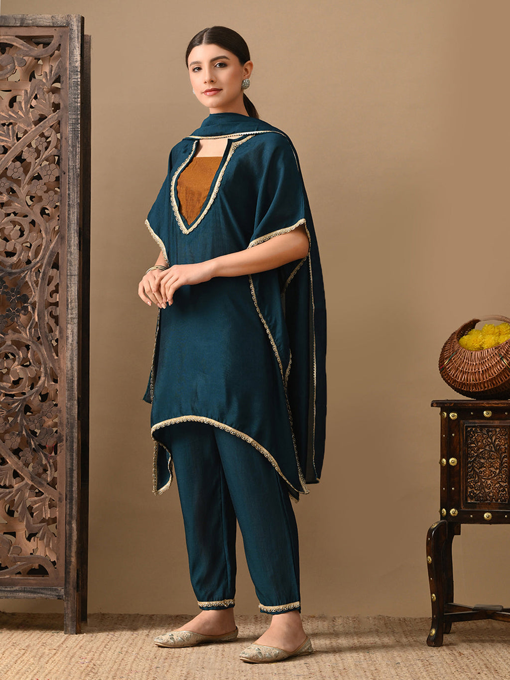 Myshka Green Silk Blend Kaftan Sweetheart Neck Short Sleeves Kurta Trousers With Dupatta