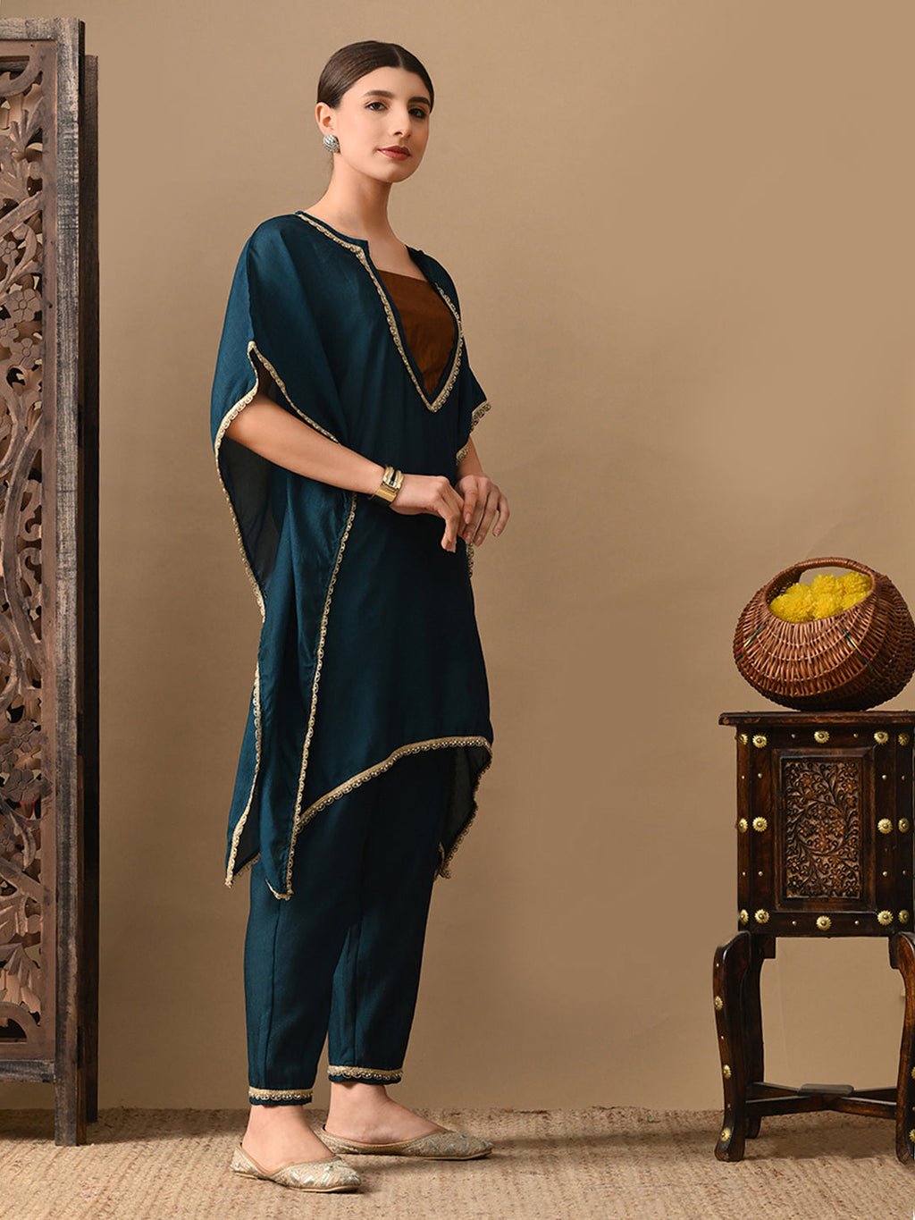 Myshka Green Silk Blend Kaftan Sweetheart Neck Short Sleeves Kurta Trousers With Dupatta