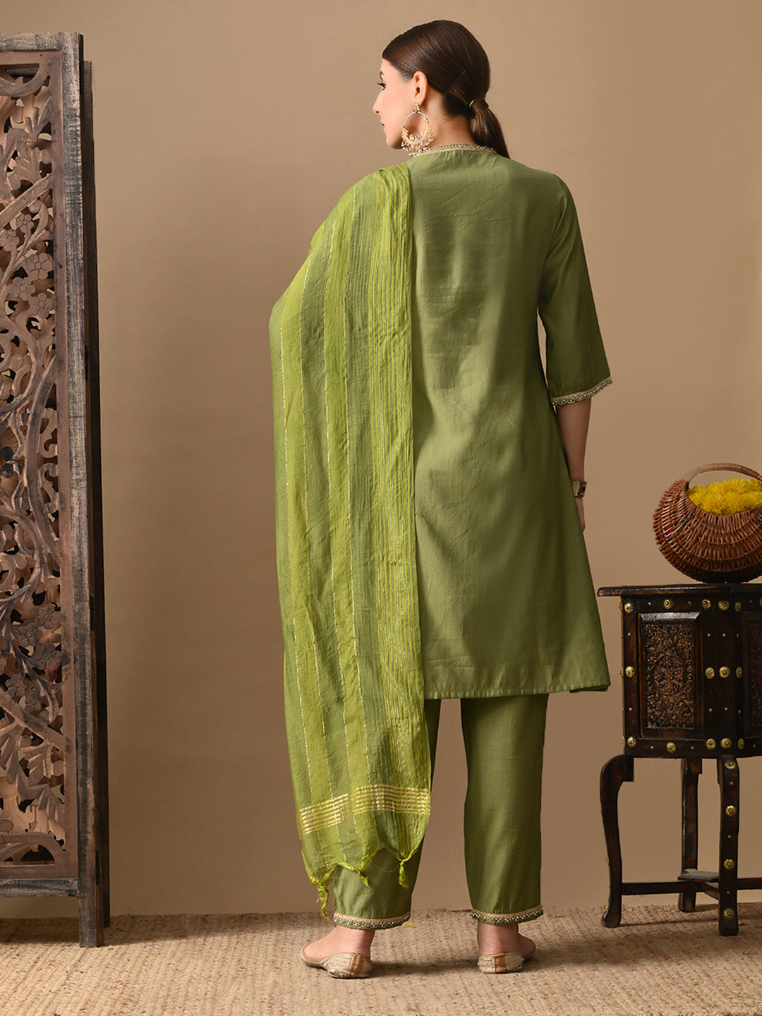 Myshka Green Silk Blend Straight V-Neck Three-Quarter Sleeves Kurta Trousers With Dupatta