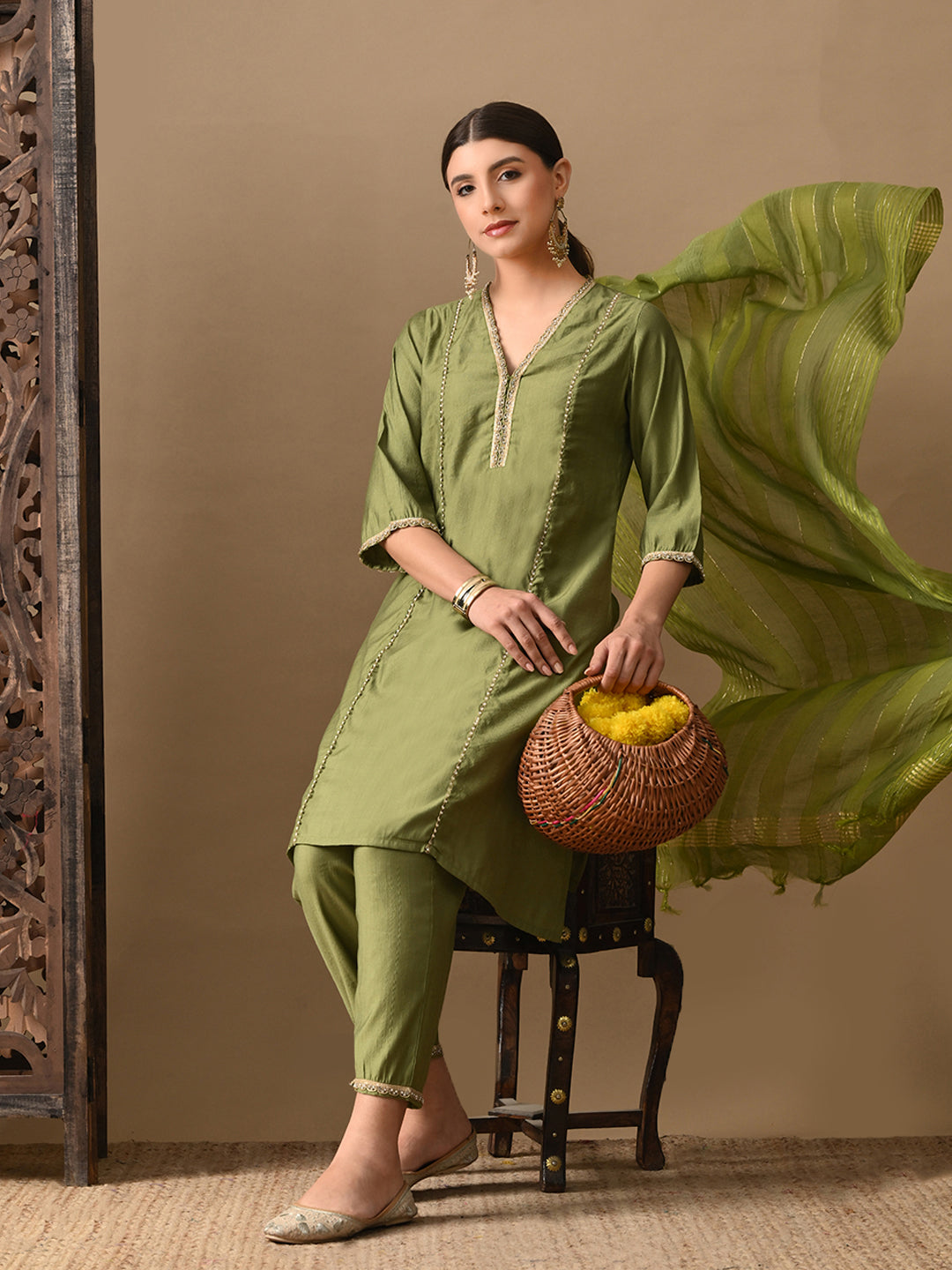 Myshka Green Silk Blend Straight V-Neck Three-Quarter Sleeves Kurta Trousers With Dupatta