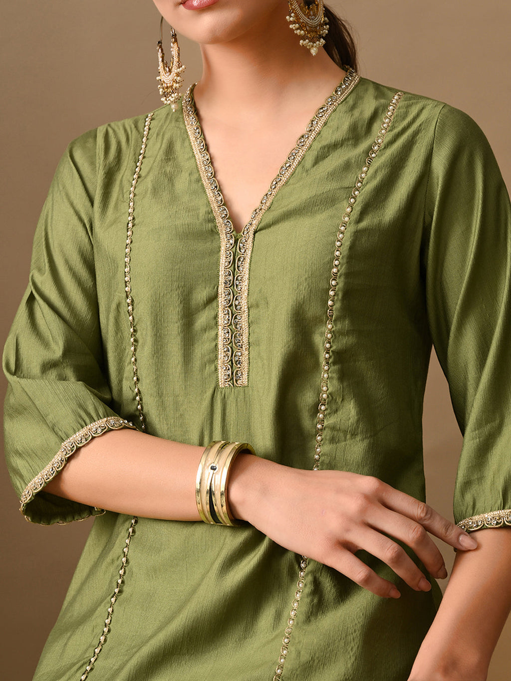 Myshka Green Silk Blend Straight V-Neck Three-Quarter Sleeves Kurta Trousers With Dupatta
