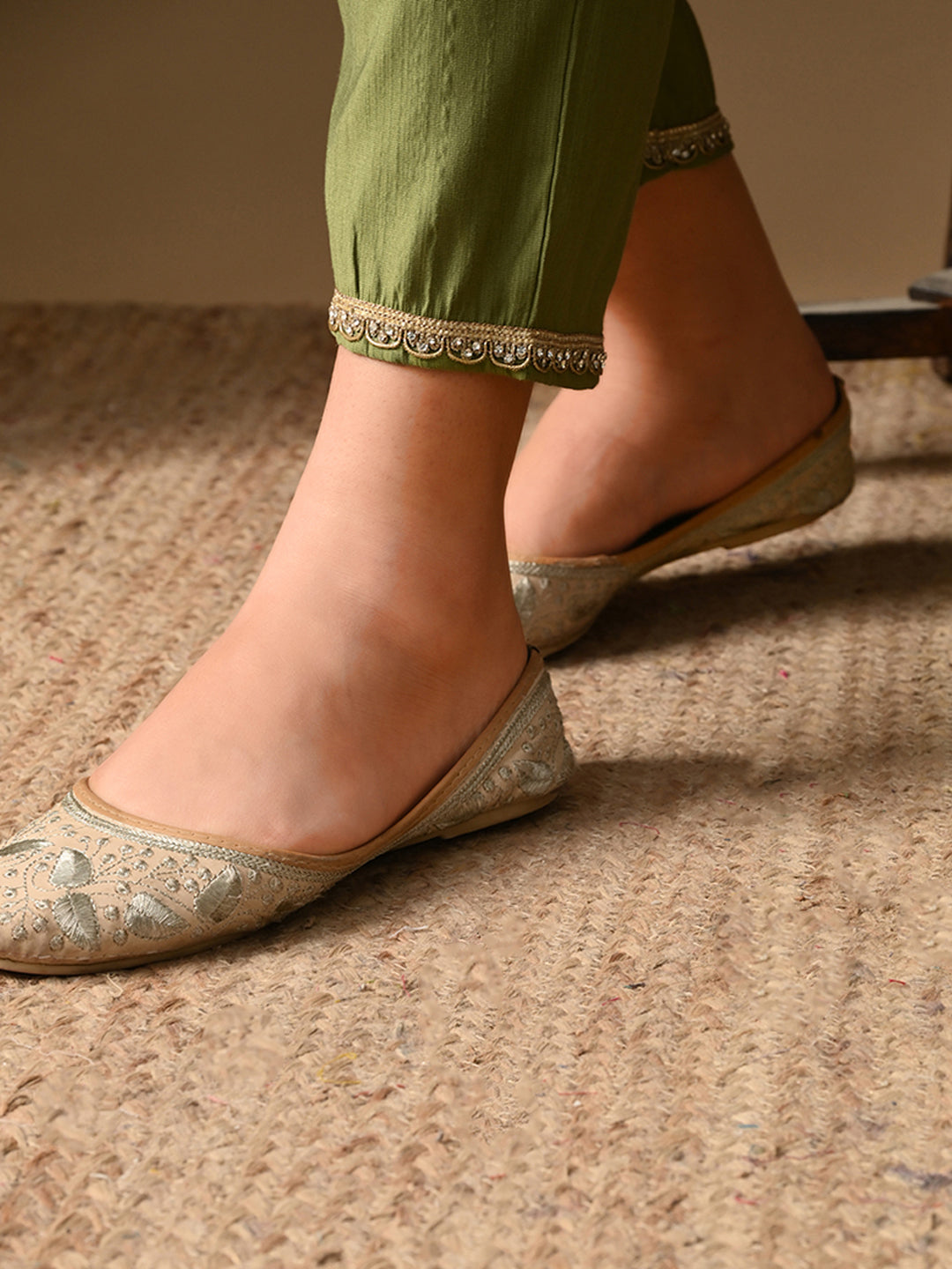 Myshka Green Silk Blend Straight V-Neck Three-Quarter Sleeves Kurta Trousers With Dupatta