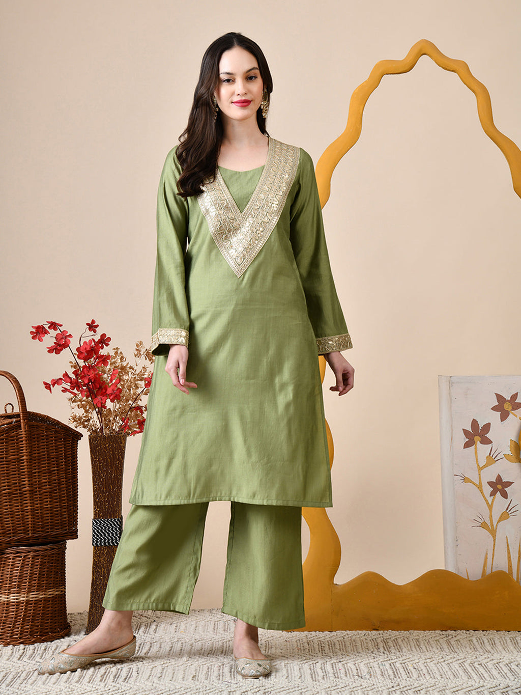 Myshka Green Silk Blend Straight Round Neck Long Sleeves Kurta Trousers Set
