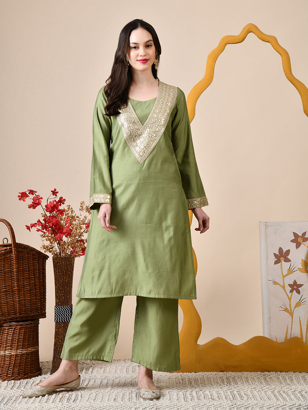 Myshka Green Silk Blend Straight Round Neck Long Sleeves Kurta Trousers Set