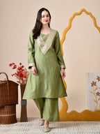 Myshka Green Silk Blend Straight Round Neck Long Sleeves Kurta Trousers Set
