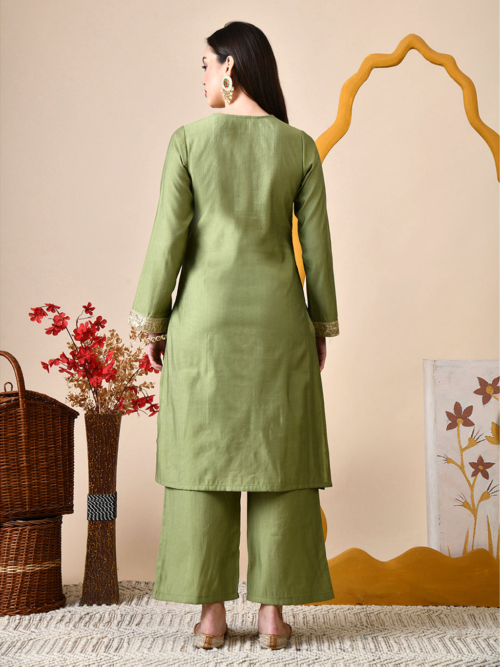 Myshka Green Silk Blend Straight Round Neck Long Sleeves Kurta Trousers Set