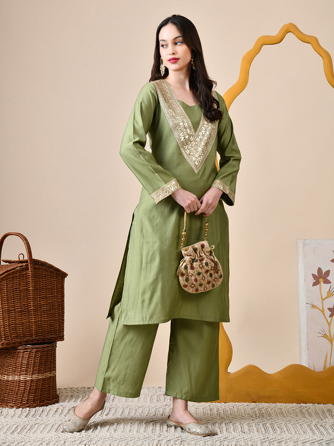 Myshka Green Silk Blend Straight Round Neck Long Sleeves Kurta Trousers Set
