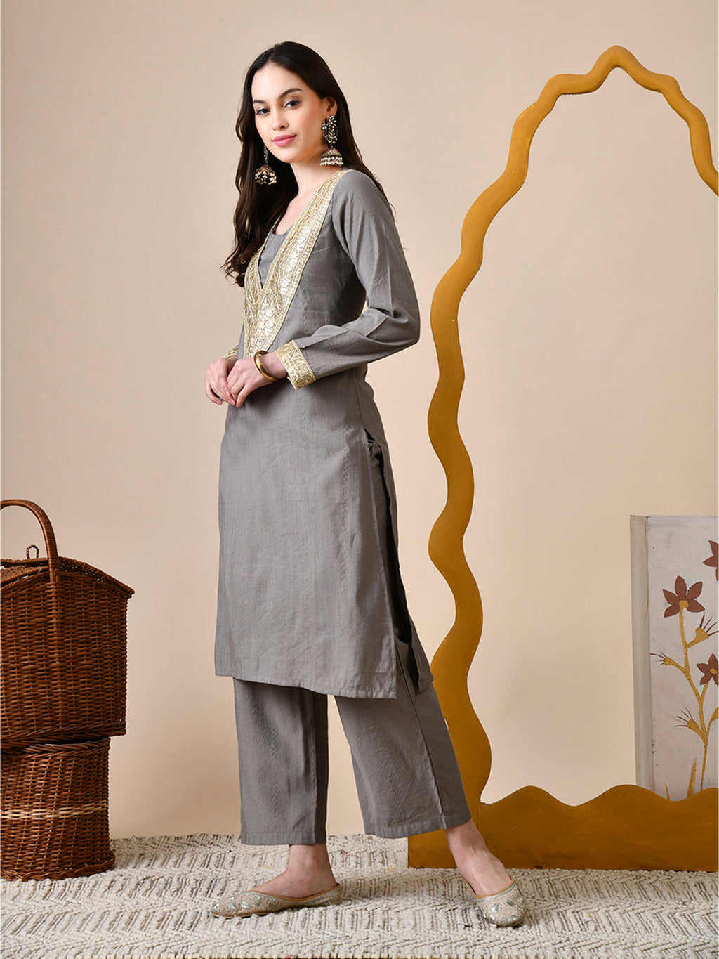 Myshka Gray Silk Blend Straight Round Neck Long Sleeves Kurta Trousers Set