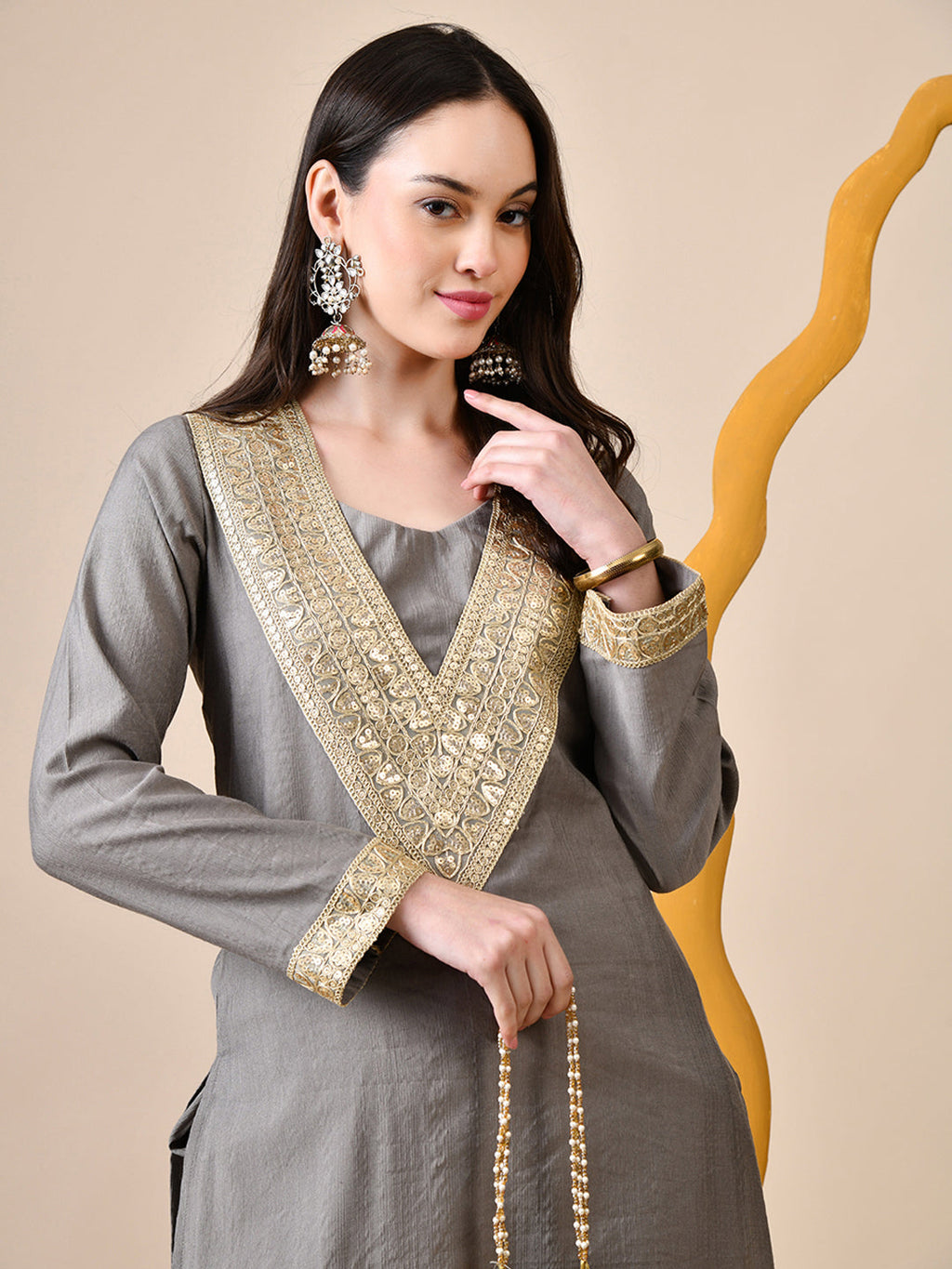 Myshka Gray Silk Blend Straight Round Neck Long Sleeves Kurta Trousers Set