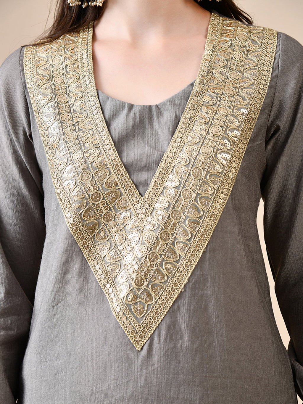 Myshka Gray Silk Blend Straight Round Neck Long Sleeves Kurta Trousers Set