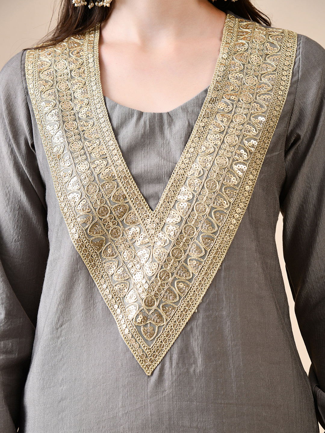 Myshka Gray Silk Blend Straight Round Neck Long Sleeves Kurta Trousers Set