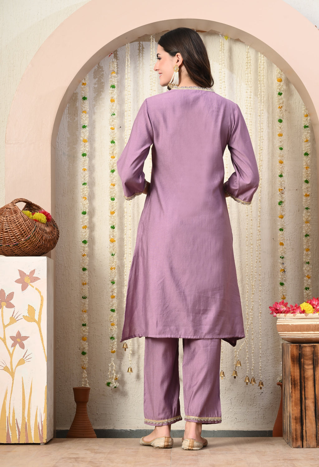 Myshka Lavender Silk Blend Straight Round Neck Three-Quarter Sleeves Kurta Trousers Set