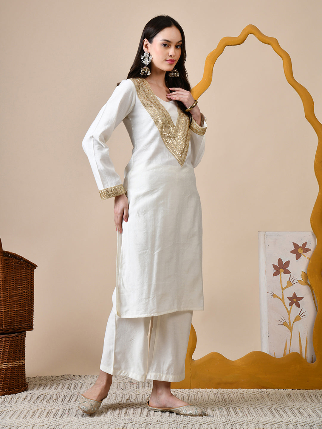 Myshka White Silk Blend Straight Round Neck Long Sleeves Kurta Trousers Set