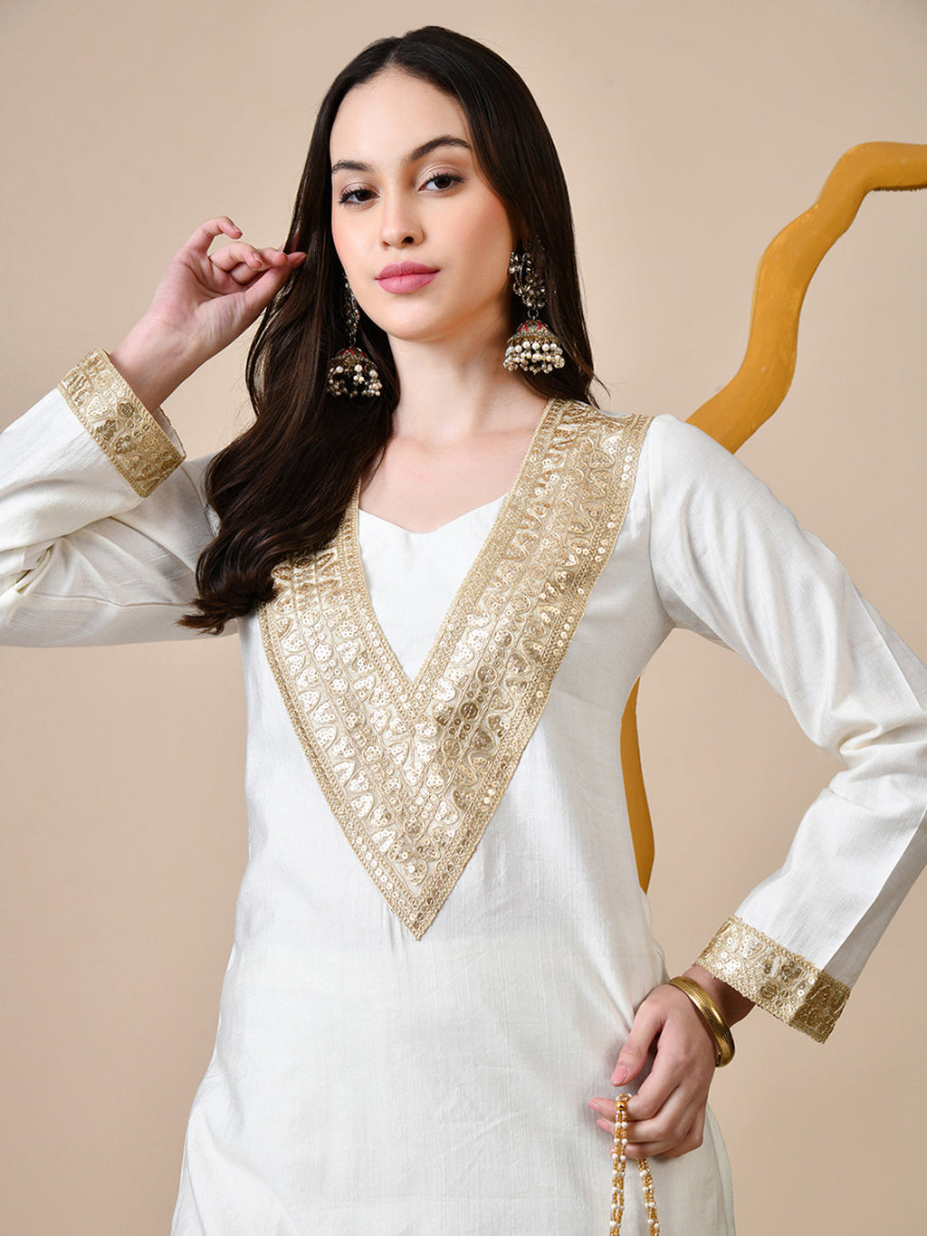 Myshka White Silk Blend Straight Round Neck Long Sleeves Kurta Trousers Set