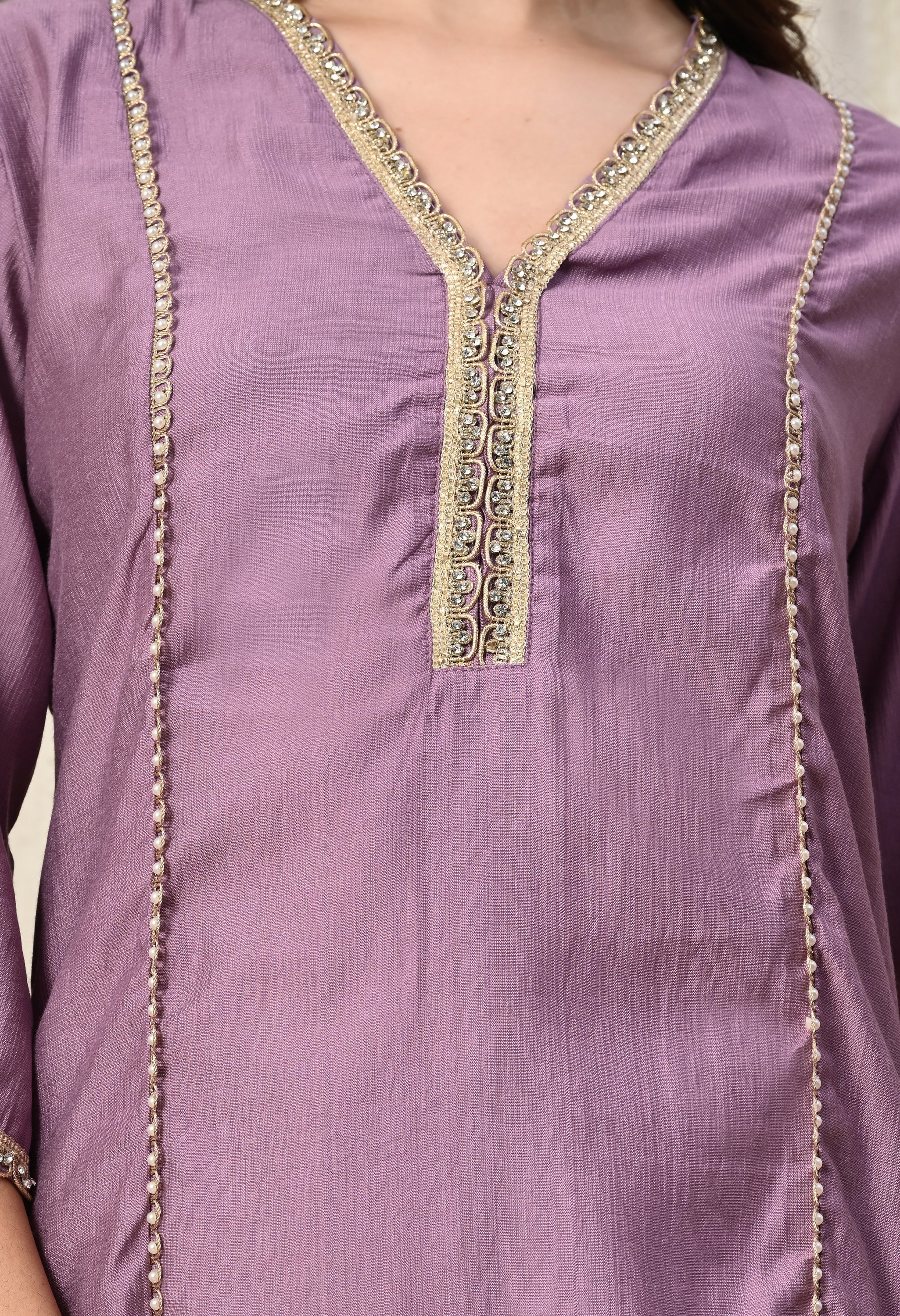 Myshka Lavender Silk Blend Straight Round Neck Three-Quarter Sleeves Kurta Trousers Set