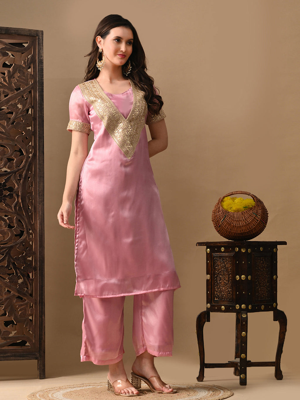 Myshka Pink Silk Blend Straight Round Neck Short Sleeves Kurta Trousers With Dupatta