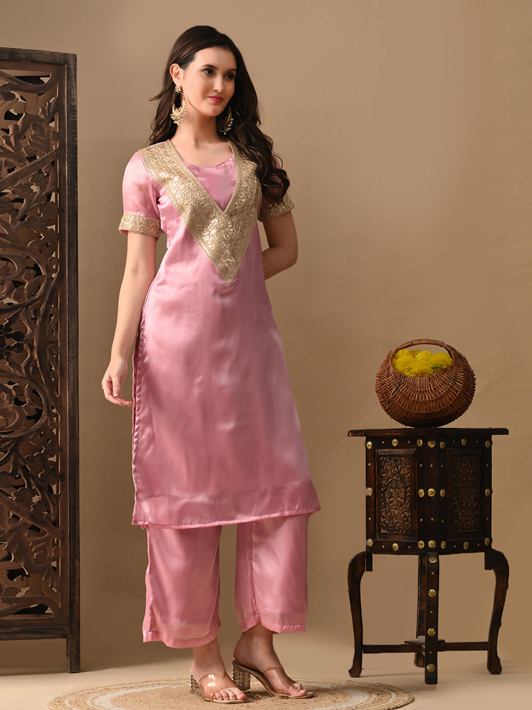 Myshka Pink Silk Blend Straight Round Neck Short Sleeves Kurta Trousers With Dupatta