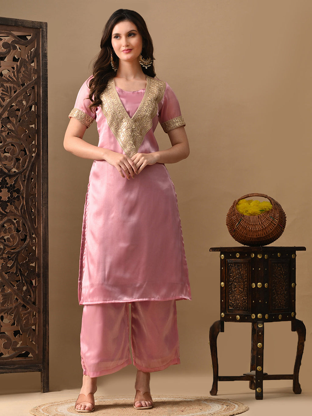 Myshka Pink Silk Blend Straight Round Neck Short Sleeves Kurta Trousers With Dupatta