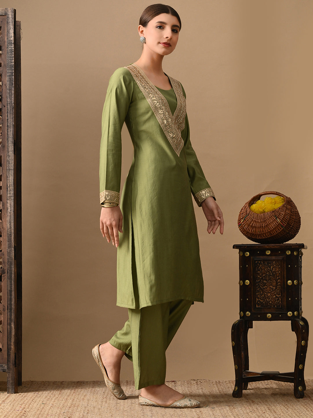 Myshka Green Silk Blend Straight Round Neck Long Sleeves Kurta Trousers With Dupatta