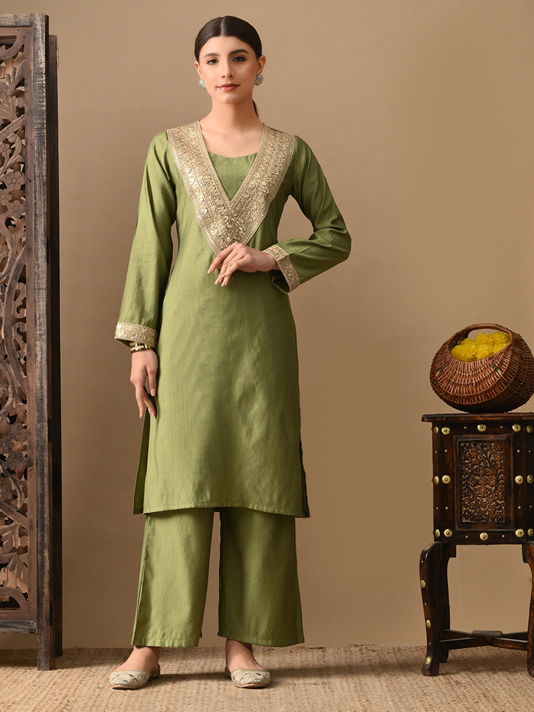 Myshka Green Silk Blend Straight Round Neck Long Sleeves Kurta Trousers With Dupatta