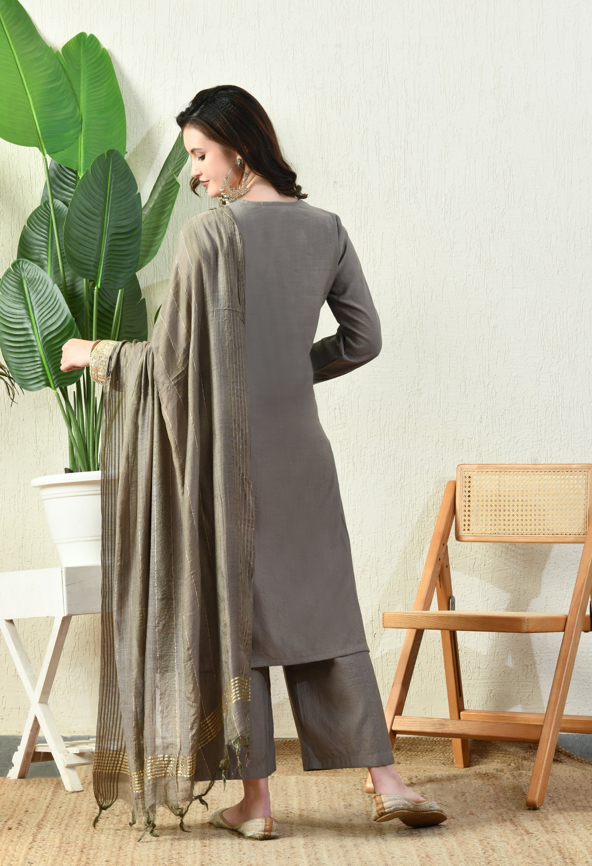 Myshka Gray Silk Blend Straight Round Neck Long Sleeves Kurta Trousers With Dupatta