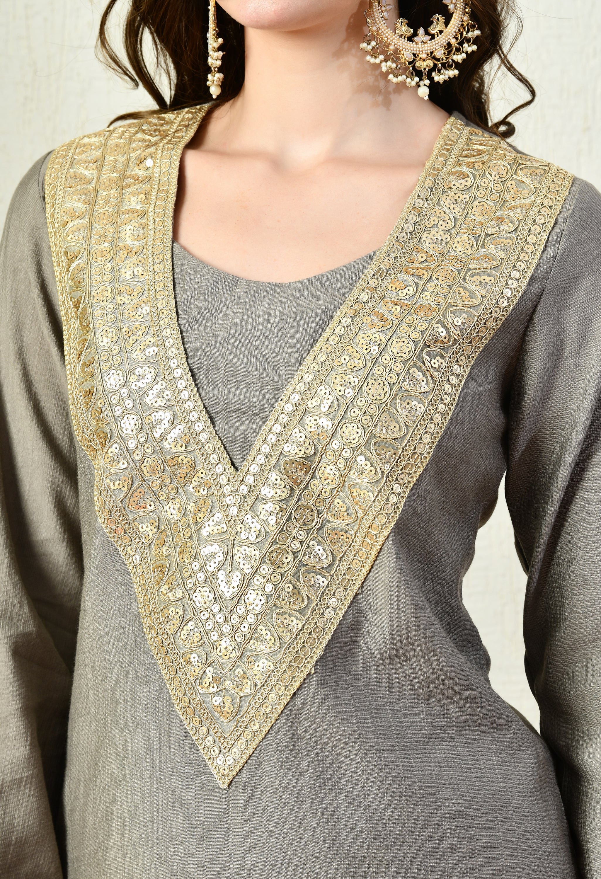 Myshka Gray Silk Blend Straight Round Neck Long Sleeves Kurta Trousers With Dupatta