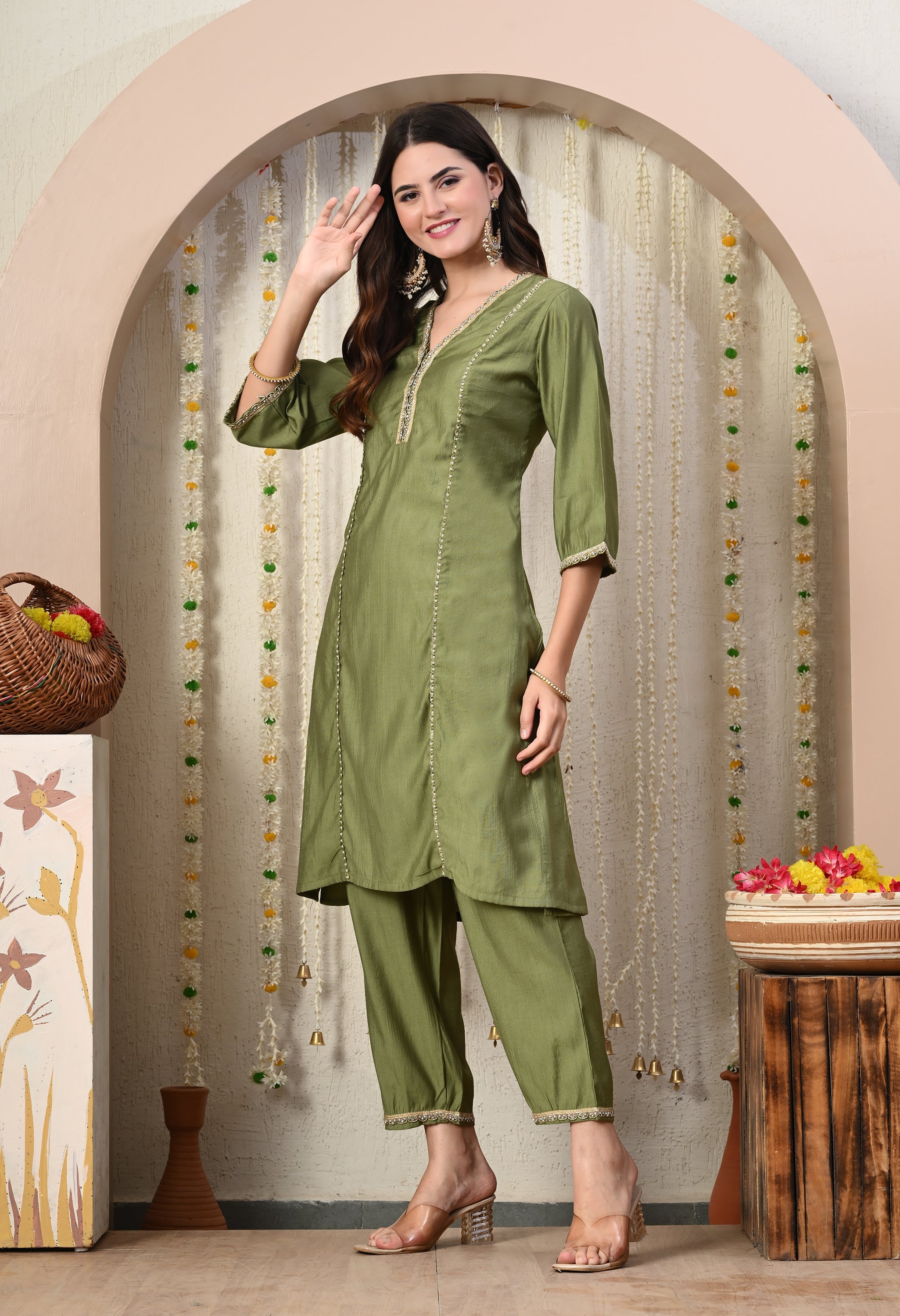 Myshka Green Silk Blend Straight Round Neck Three-Quarter Sleeves Kurta Trousers Set