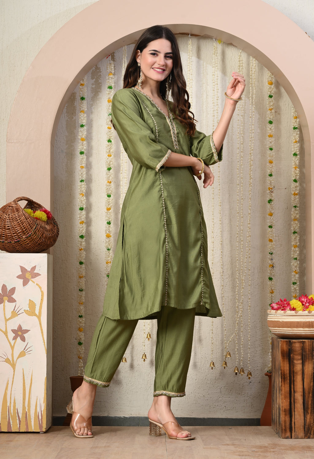 Myshka Green Silk Blend Straight Round Neck Three-Quarter Sleeves Kurta Trousers Set