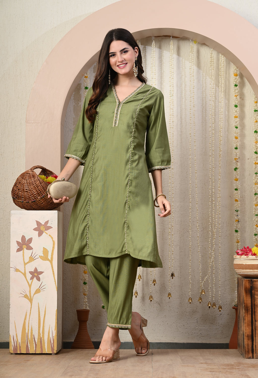 Myshka Green Silk Blend Straight Round Neck Three-Quarter Sleeves Kurta Trousers Set