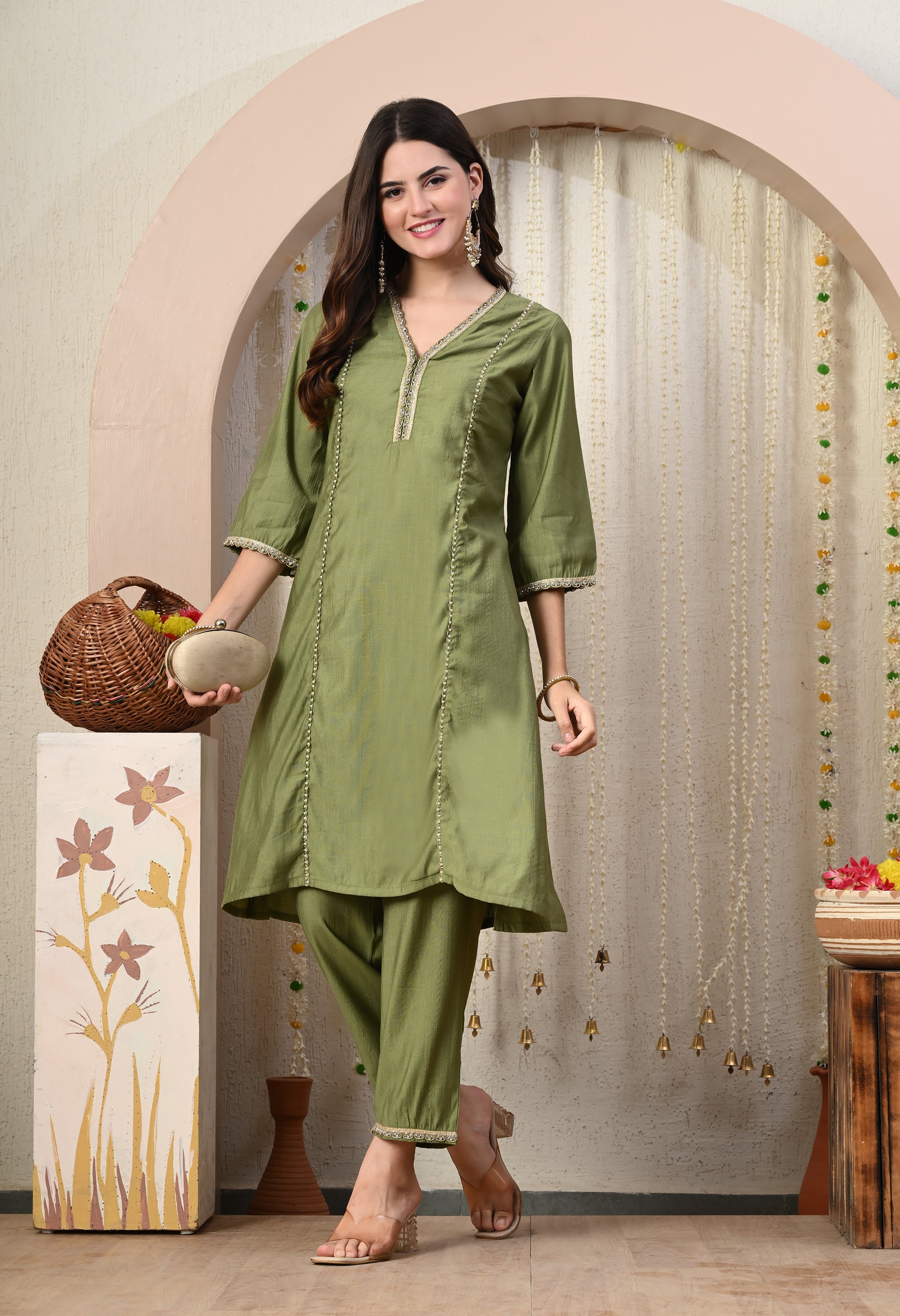 Myshka Green Silk Blend Straight Round Neck Three-Quarter Sleeves Kurta Trousers Set