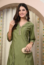 Myshka Green Silk Blend Straight Round Neck Three-Quarter Sleeves Kurta Trousers Set