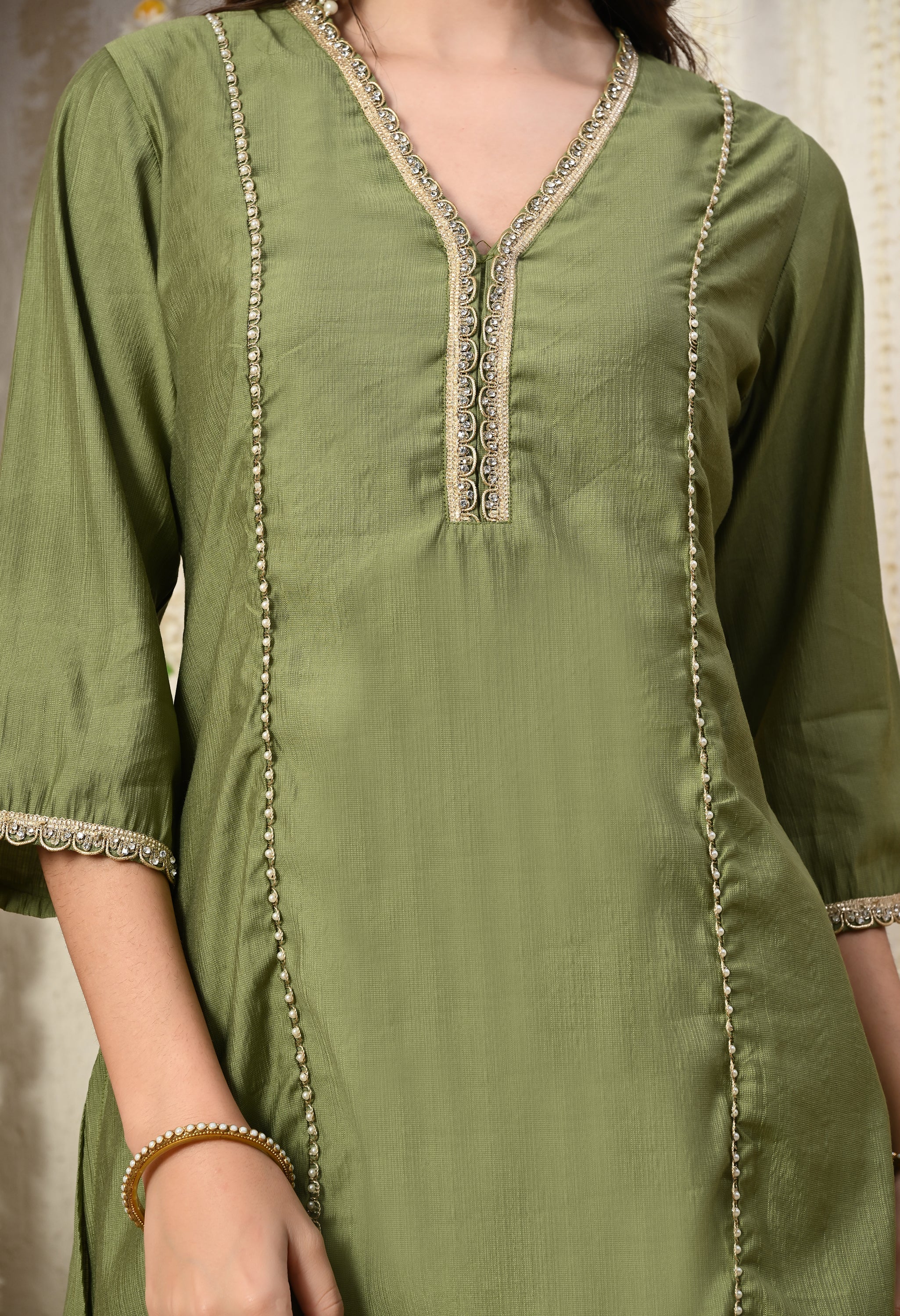 Myshka Green Silk Blend Straight Round Neck Three-Quarter Sleeves Kurta Trousers Set