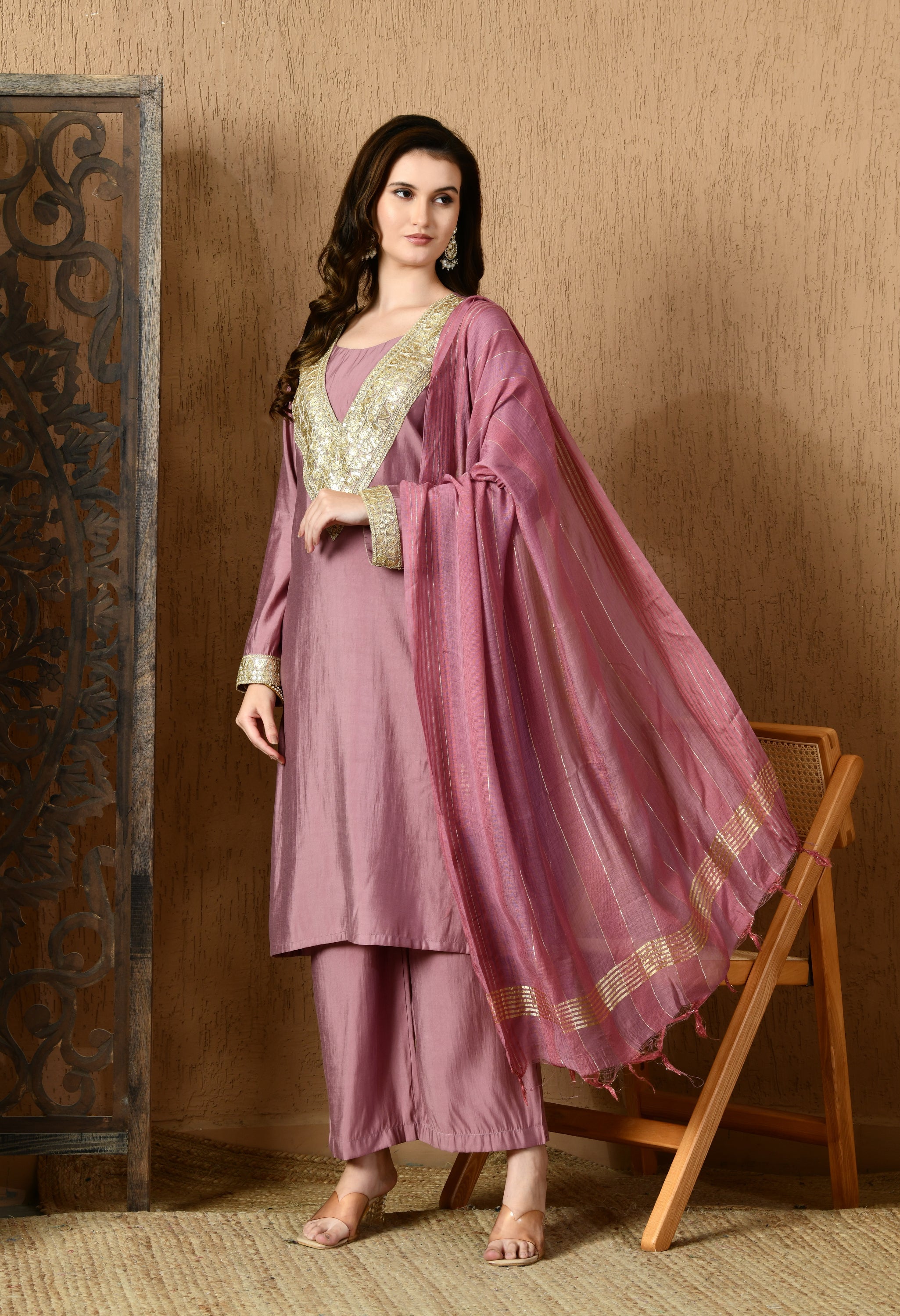 Myshka Lavender Silk Blend Straight Round Neck Long Sleeves Kurta Trousers With Dupatta