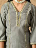 Myshka Kids Girls Calf length Embellished Kurta Set Grey Color
