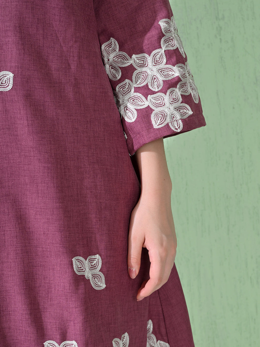 Myshka Women's Embroidered Calf Length Mauve Kurta With Palazzo